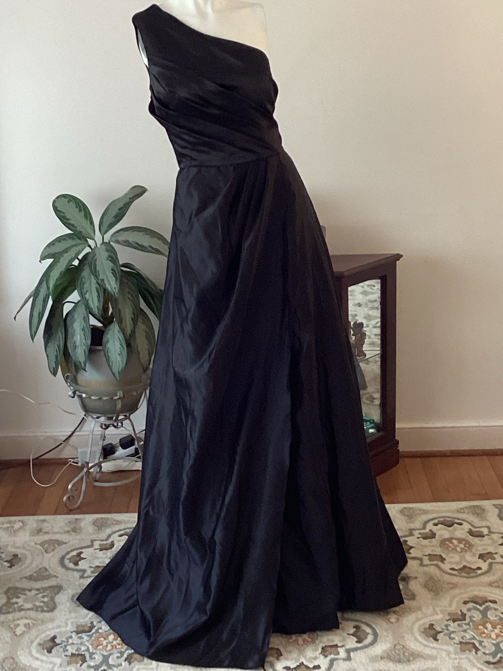 Black Evening Gown Elegant One-Shoulder